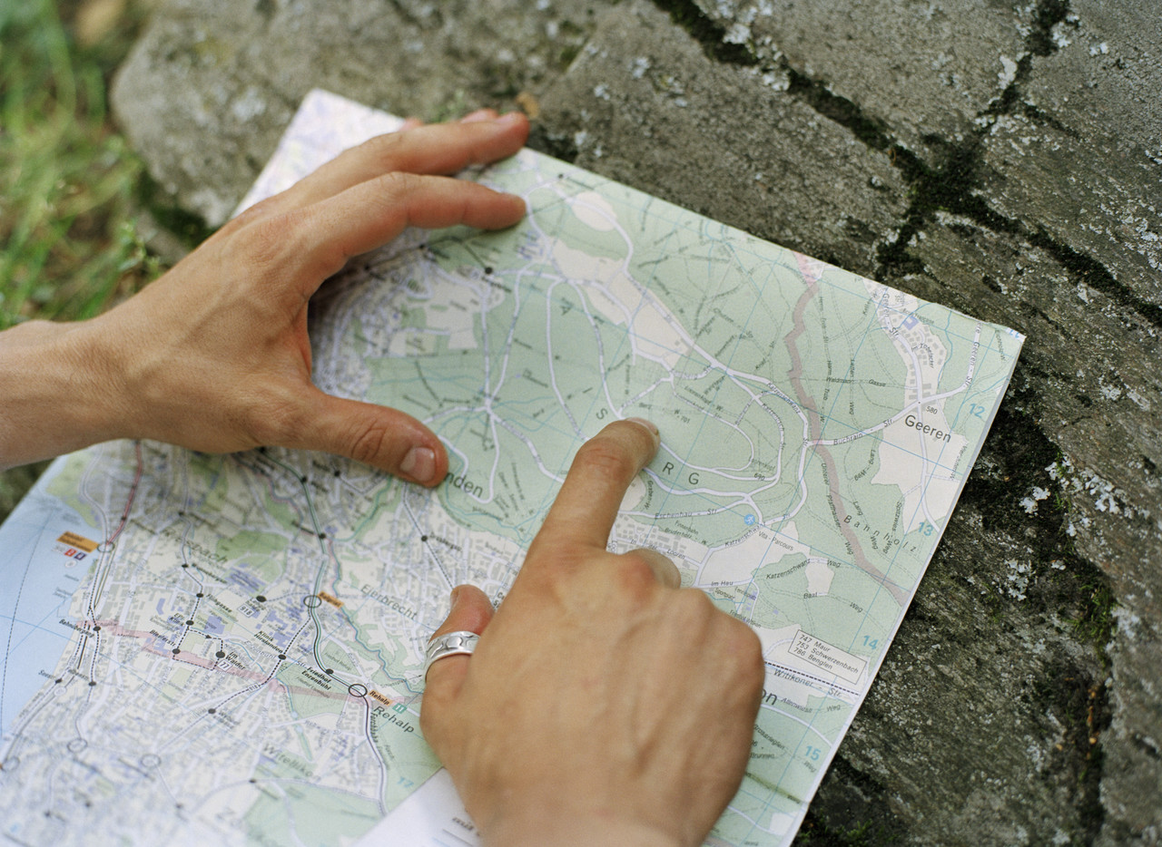 Как ориентироваться на местности без карты: советы и рекомендации
